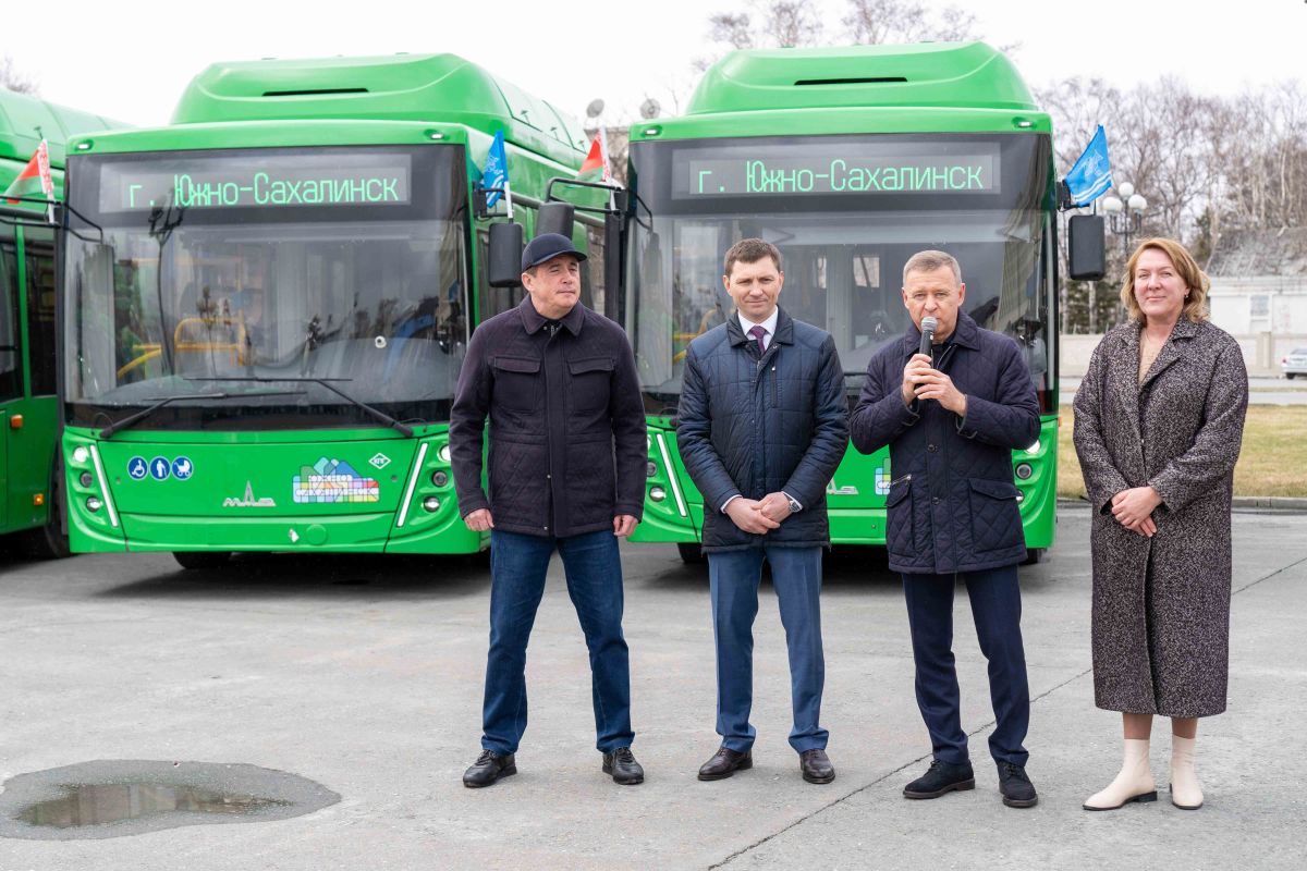 В Южно-Сахалинск прибыла первая партия новых пассажирских автобусов